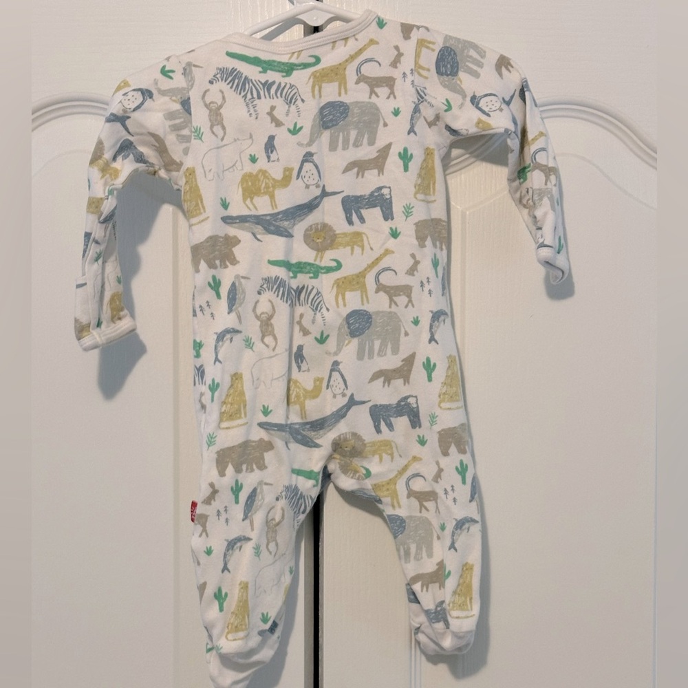 Magnetic Me Footie pajama 0-3 months animals